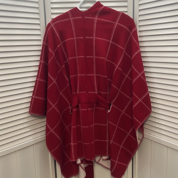 TAHARI cape sweater - Picture 3 of 3